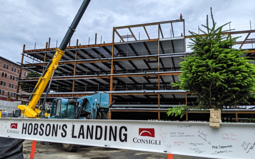 Consigli, Reger Dasco Top Out 196K-SF MXU Project in Maine