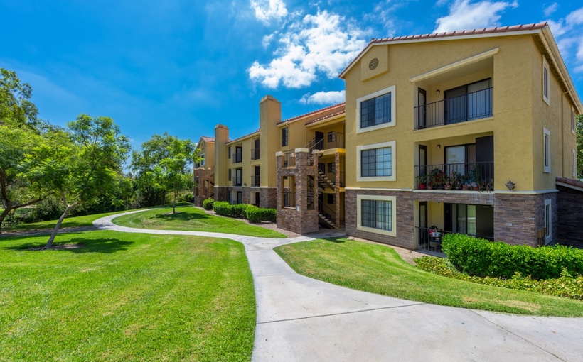 CA_Overlook-at-Bernardo-Heights-SD-Exterior.jpg