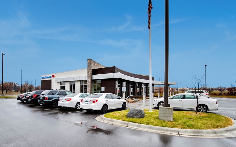 Connect-Media-BofA_BrooklynCenter-MN-Hanley-Investment-Group.jpg
