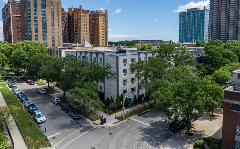 Connect-Media-Chicago-663-W-Grace-St-Chicago_Essex-Drone-Photos.jpg