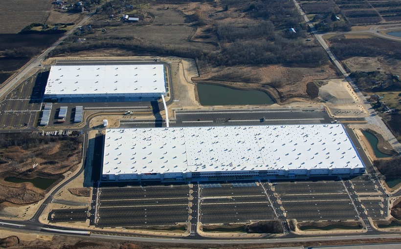 Connect-Media-Chicago-Amazon-fulfillment-center-Kenosha-WI.jpg