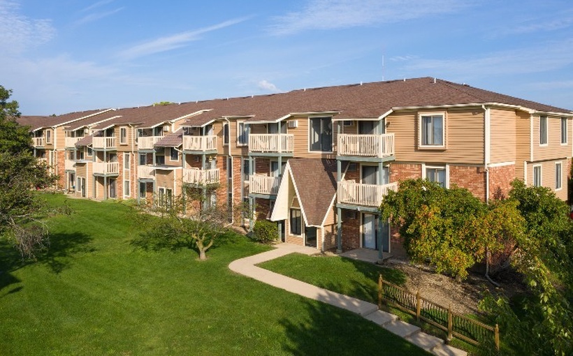 Turner Impact Capital reprotedly p[aid $137 million for Ellyn Crossing Apartments in Glendale Heights, IL
