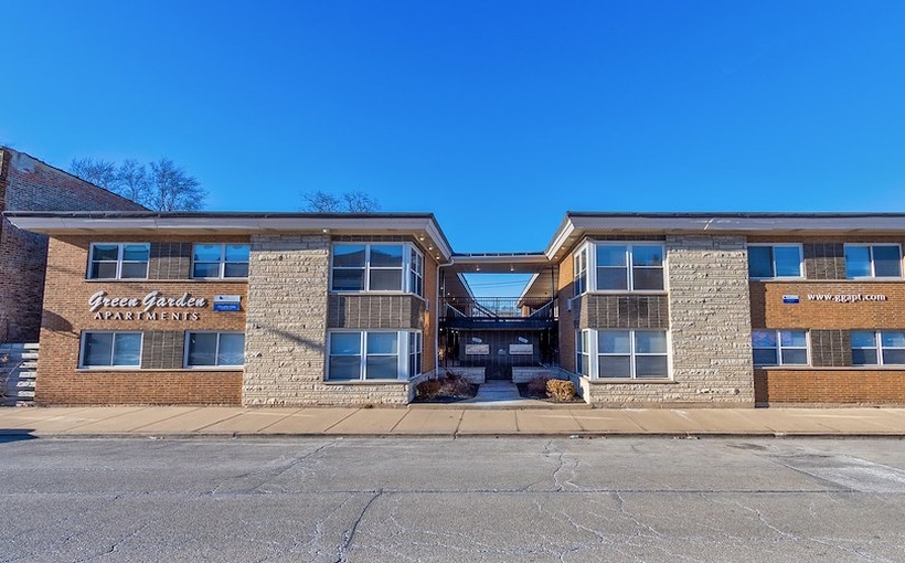 Connect-Media-Chicago-Green-Garden-Apartments-Berwyn-IL.jpg