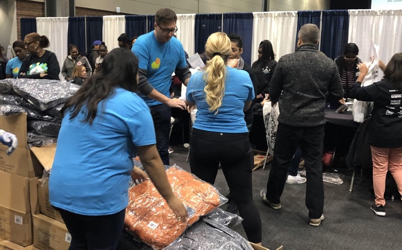Connect-Media-Chicago-Pangea-Employees-Assist-With-2019-CHA-Operation-Warm.jpg