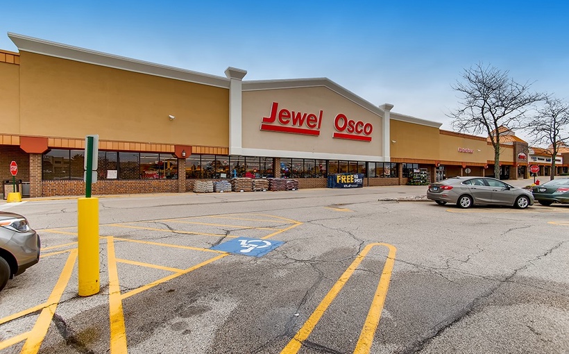 Connect-Media-Chicago-Red-Top-Plaza-Libertyville-IL.jpg