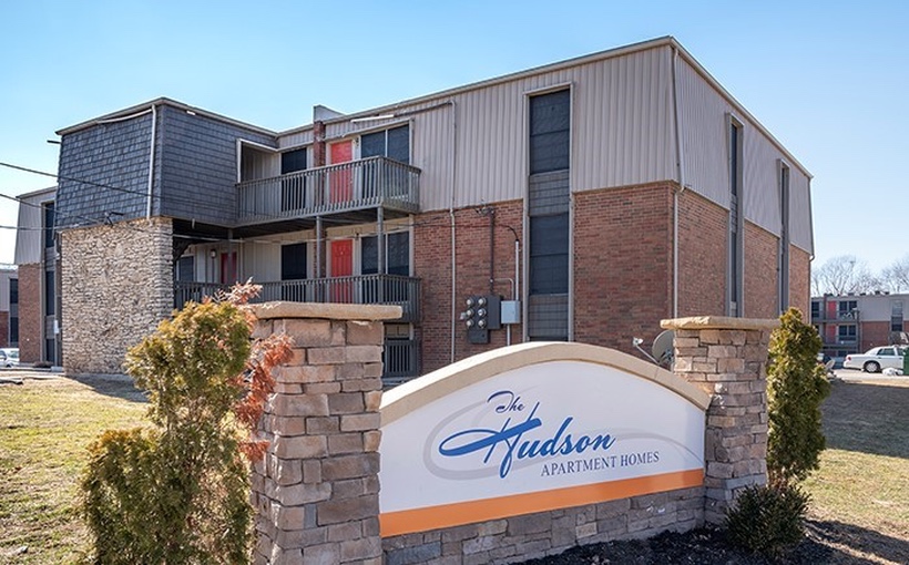 Connect-Media-Chicago-The-Hudson-apartments-Independence-MO.jpg