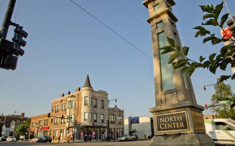 Connect-Media-Chicago-concrete-obelisk-North-Damen-Avenue-corner-North-Center_Chicago.jpg