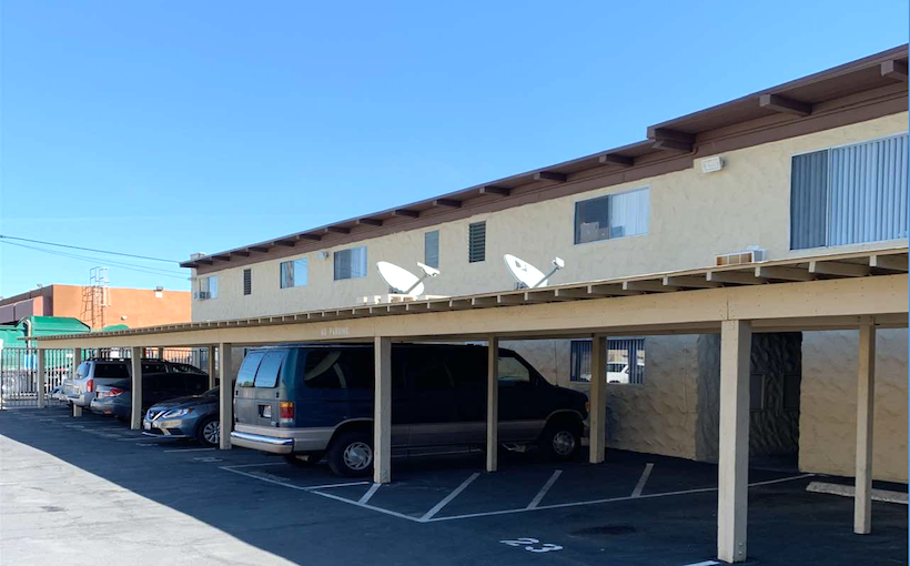 Connect-Media-Hunt-Lincoln-Palms-San-Diego.png