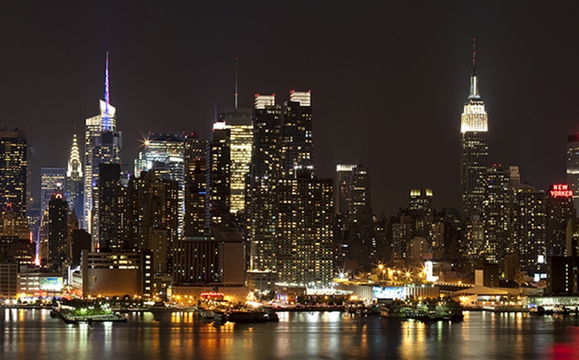 Retail leasing in Manhattan gained momentum in the fourth quarter of 2021, although rents declined for the 17th consecutive quarter.