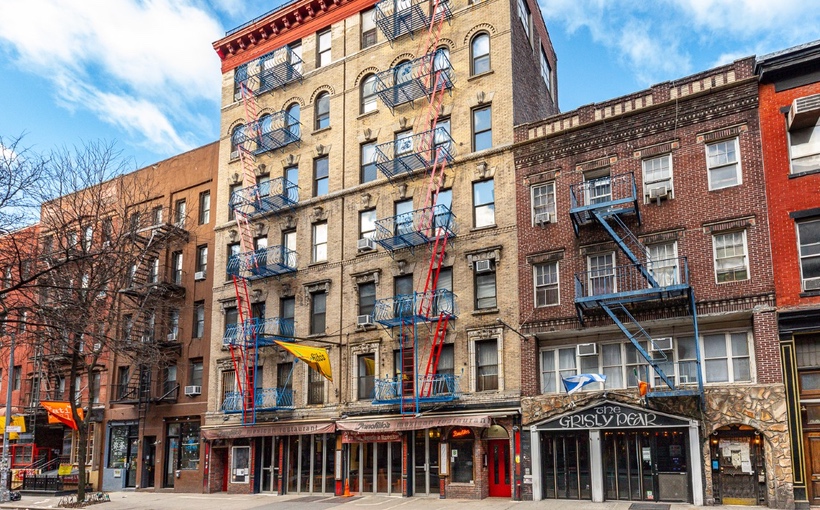 Connect-Media-New-York-103-MacDougal-Street-Greenwich-Village.jpg