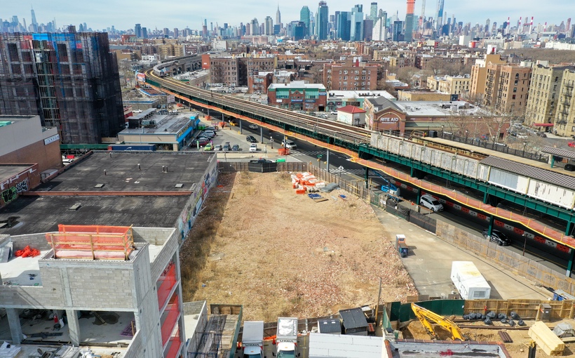 Connect-Media-New-York-51-02-Roosevelt-Blvd.jpg