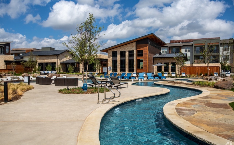 Buchanan Street Makes First Texas Deal in Years