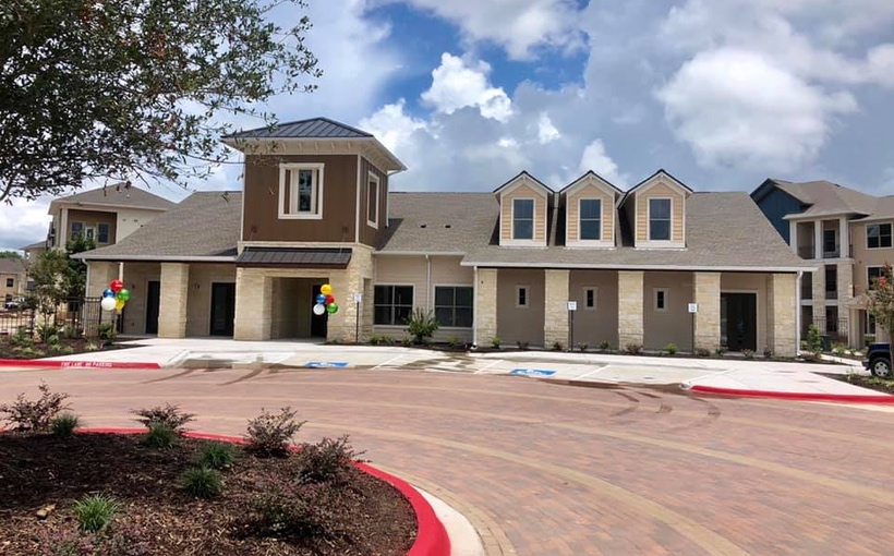 CanAm, Ben Barnes Sponsor Lake Jackson Apartments