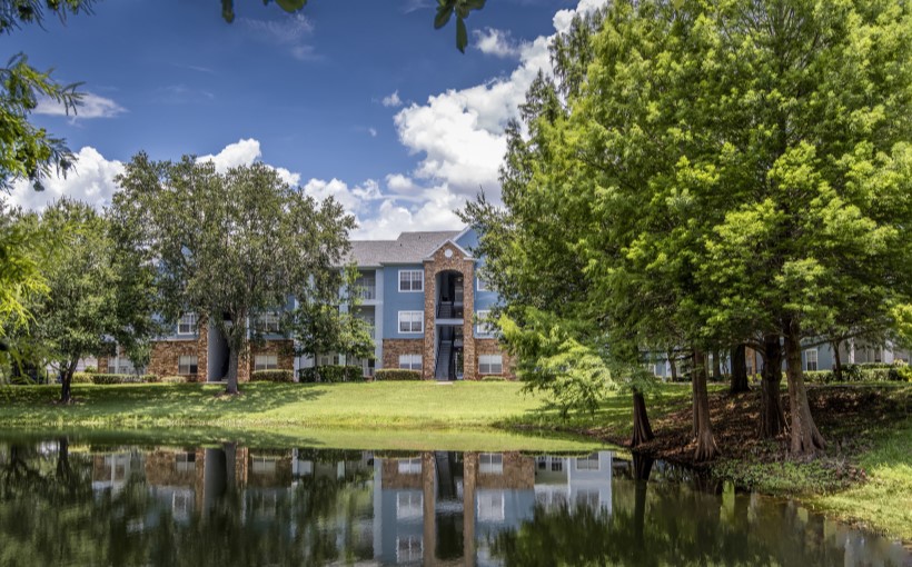 CBRE Arranges Sale of 400-Unit East Orlando Multifamily Property