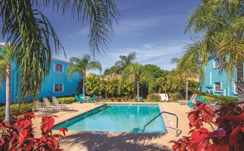 Fla-Tampa-Sun-Bay.jpg