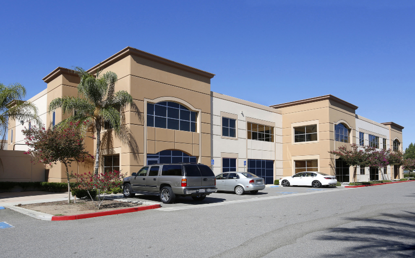 Inland-Empire-_-18421-Collier-Avenue-_-Lake-Elsinore-_California-1.jpg