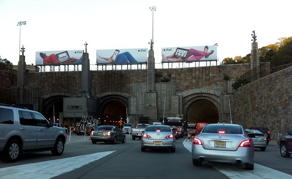 Lincoln_Tunnel_New_Jersey_Entrance1.jpg