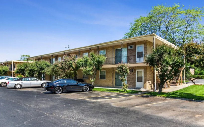 MW-Oak-Forest-multifamily-portfolio-American-Street-Capital.jpg