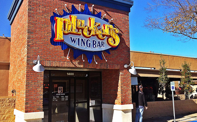 PluckersWingBar.jpg