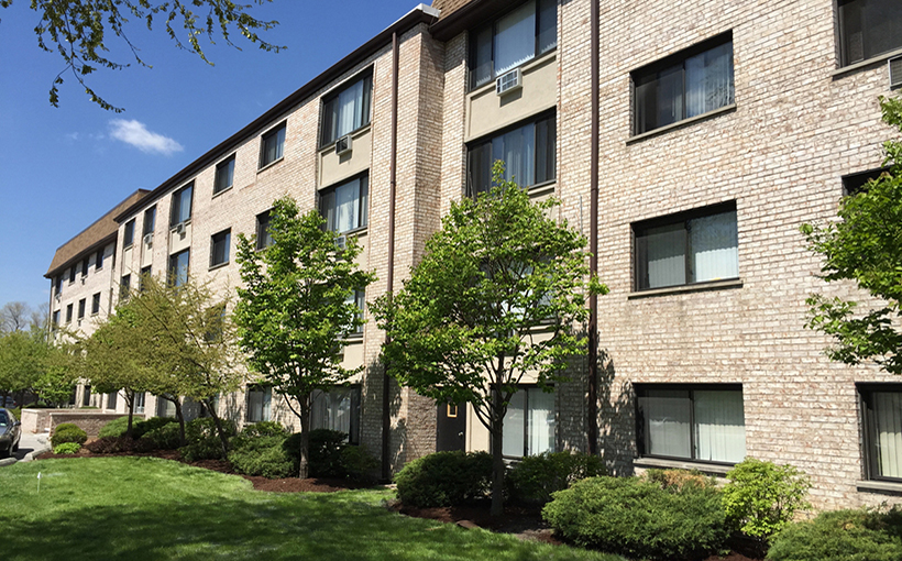 SOUTH-SIDE-Midpointe-Apartments-1.jpg