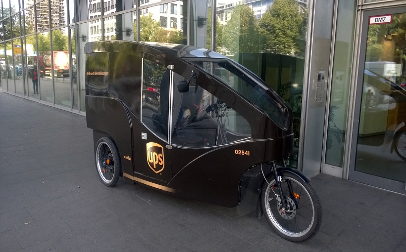 UPS_Lastenfahrrad_in_Hamburg.jpg