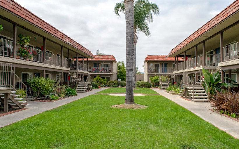 Walz-Properties-_-Multifamily-_-San-Diego-_-La-Serena-_-345-E-Park-Ave-_-Escondido-_-California-1.jpg