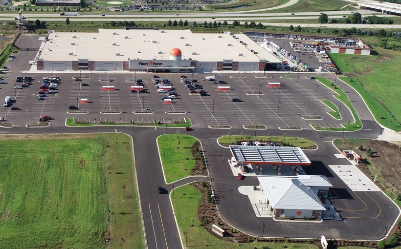 ch_Fleet-Farm-Oconomowoc-WI.jpg
