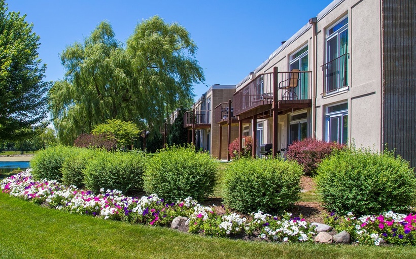 ch_Foxwood-Apartments-Wheeling-IL.jpg