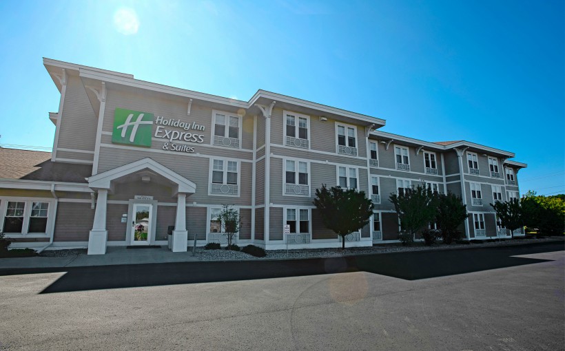 ch_Holiday-Inn-Iron-Mountain-MI.jpg