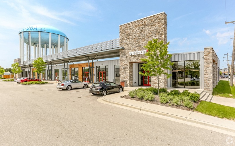 chi_Paul-Mitchell-The-School-Milwaukee_Mayfair-Collection.jpg