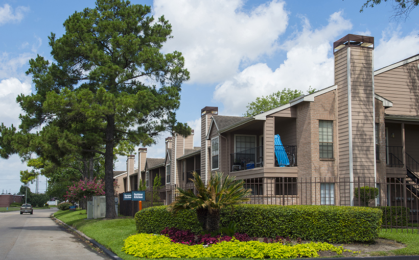 Nicholas Residential Re-Enters Houston with 2,115-Unit Buy