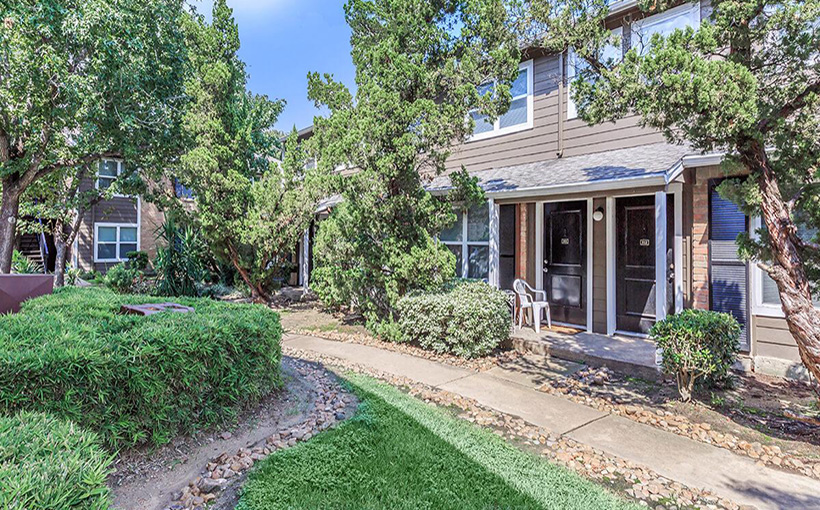 Hunt Arranges $22M Refi for Houston MF Assets