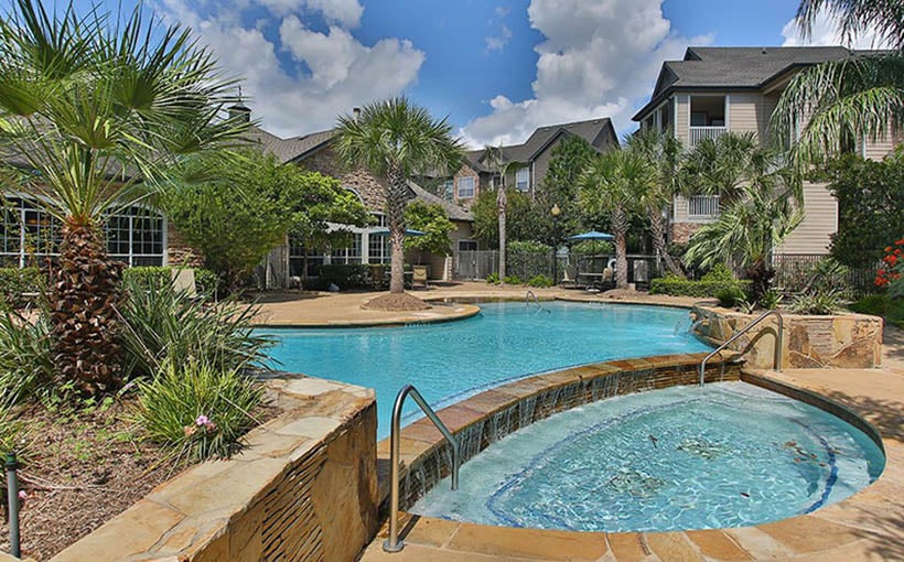 Despite Oil Slump, Apartment Investors Like Houston