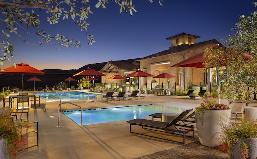 ie_Terramor_The-Veranda_EricFiggePhotos_corona.jpg