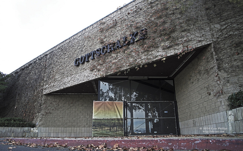 ie_redlands_mall_closed.jpg