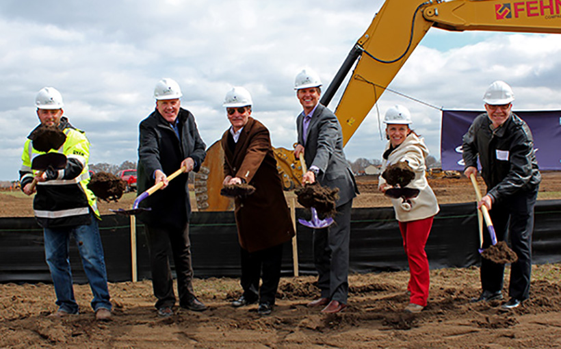 mw_starexhibitsgroundbreaking_brooklynparkMN.jpg