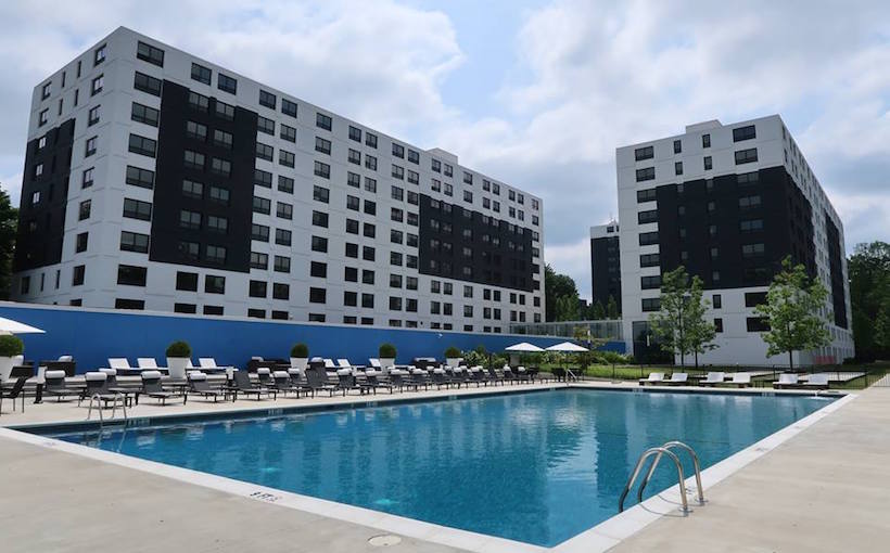 ne_251DEKALB_pool_kingofprussapa.jpg