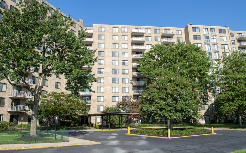 ne_Plaza_Towers_exerior_maryland.jpg