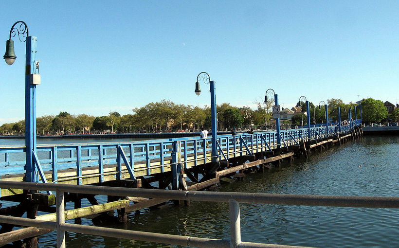 ny_Sheepshead_Bay_footbridge_North_jeh.jpg