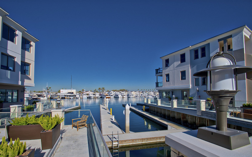 oc_VUE-Newport_deck.jpg