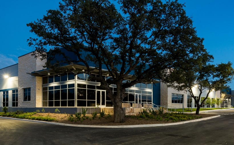 Clear Channel Takes 31,096 SF in Pinnacle Oak Tech Center