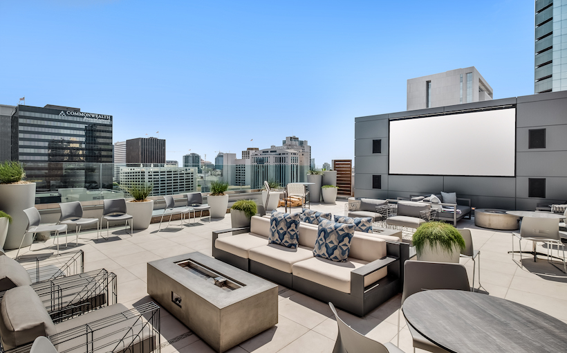 sd_Carte-Hotel_deck_sandiego.jpg