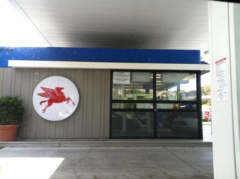sd_mobil_gas_station.jpg