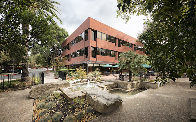 sf_HookstonSquare_pleasanthill.jpg