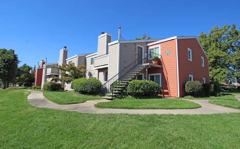 sf_chesapeakecommons_exterior_ranchocordova.jpg