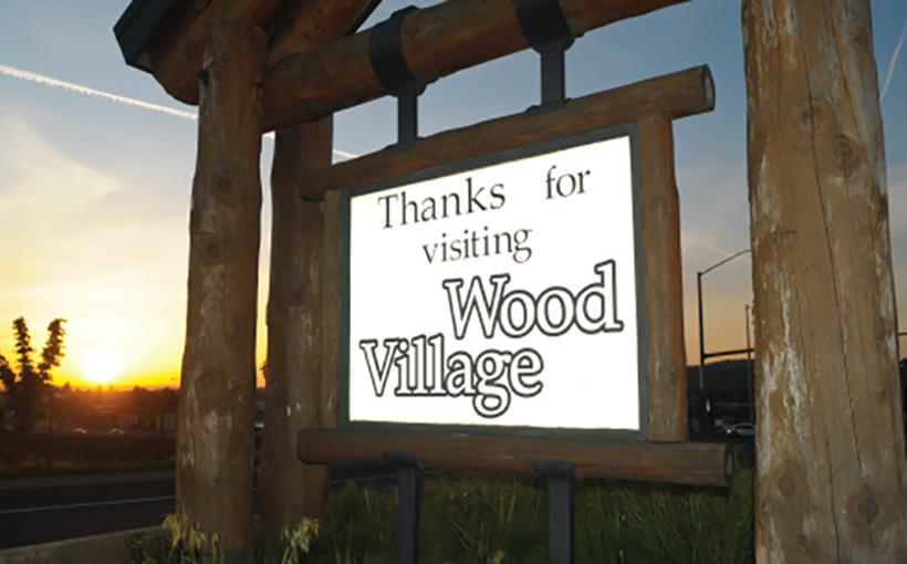 w_woodvillageoregonsign.png