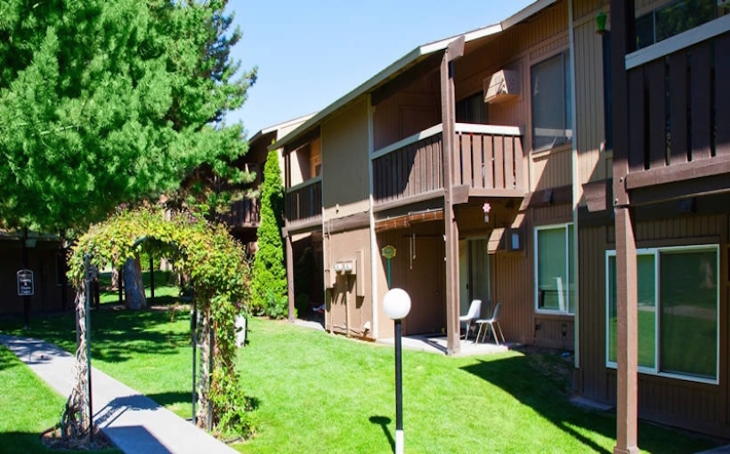 west_Hawaiian_Village_kirkland.jpg