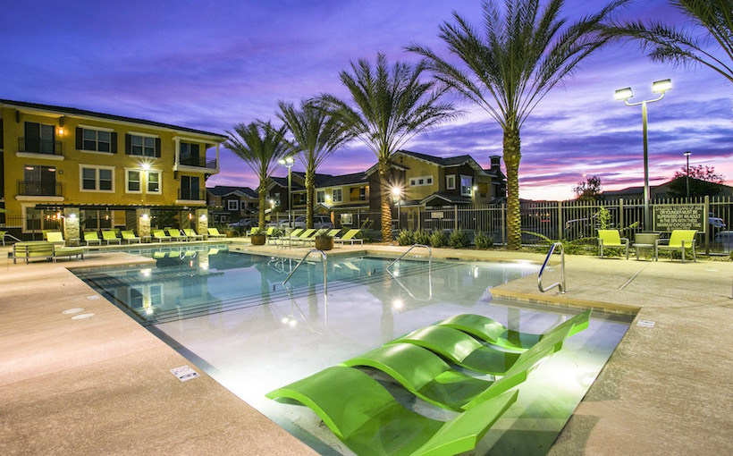 west_Volare_pool_vegas.jpg