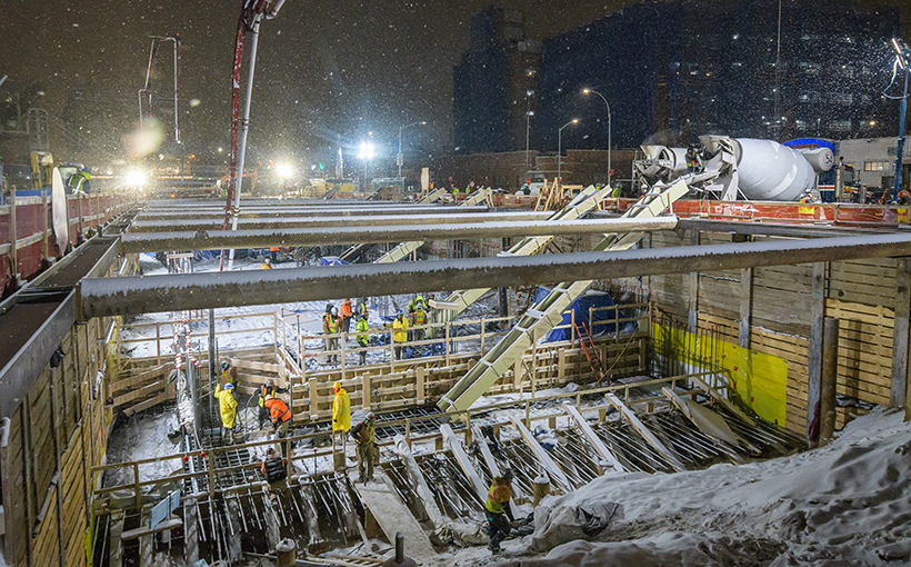 Crossing at Jamaica Station – Hi-rise