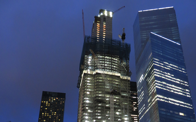 Top-Downtown-3-4_World_Trade_Center_at_night_2016-Connect-Media-820×510